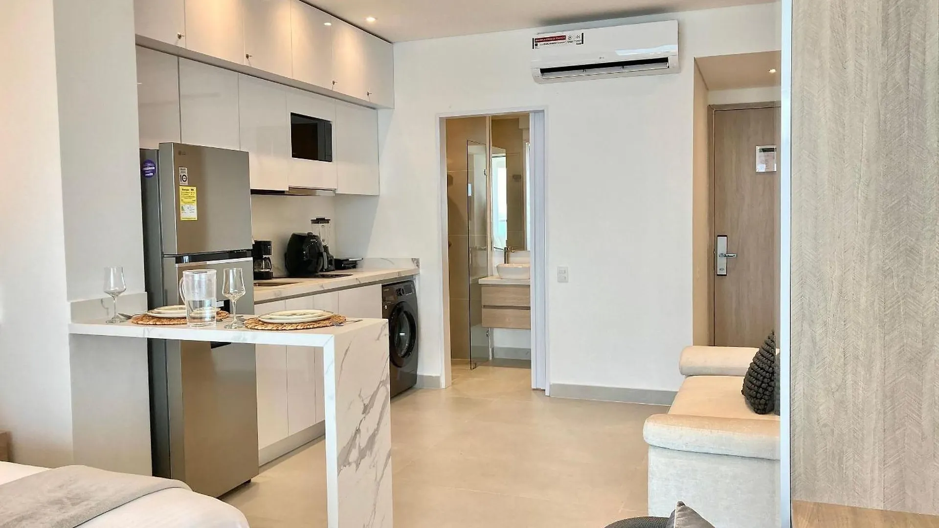 Cb1607 Moderna Suite Vista-Mar Cerca Al Aeropuerto Cartagena Apartment